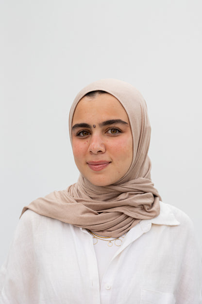 Dark beige slipon scarf