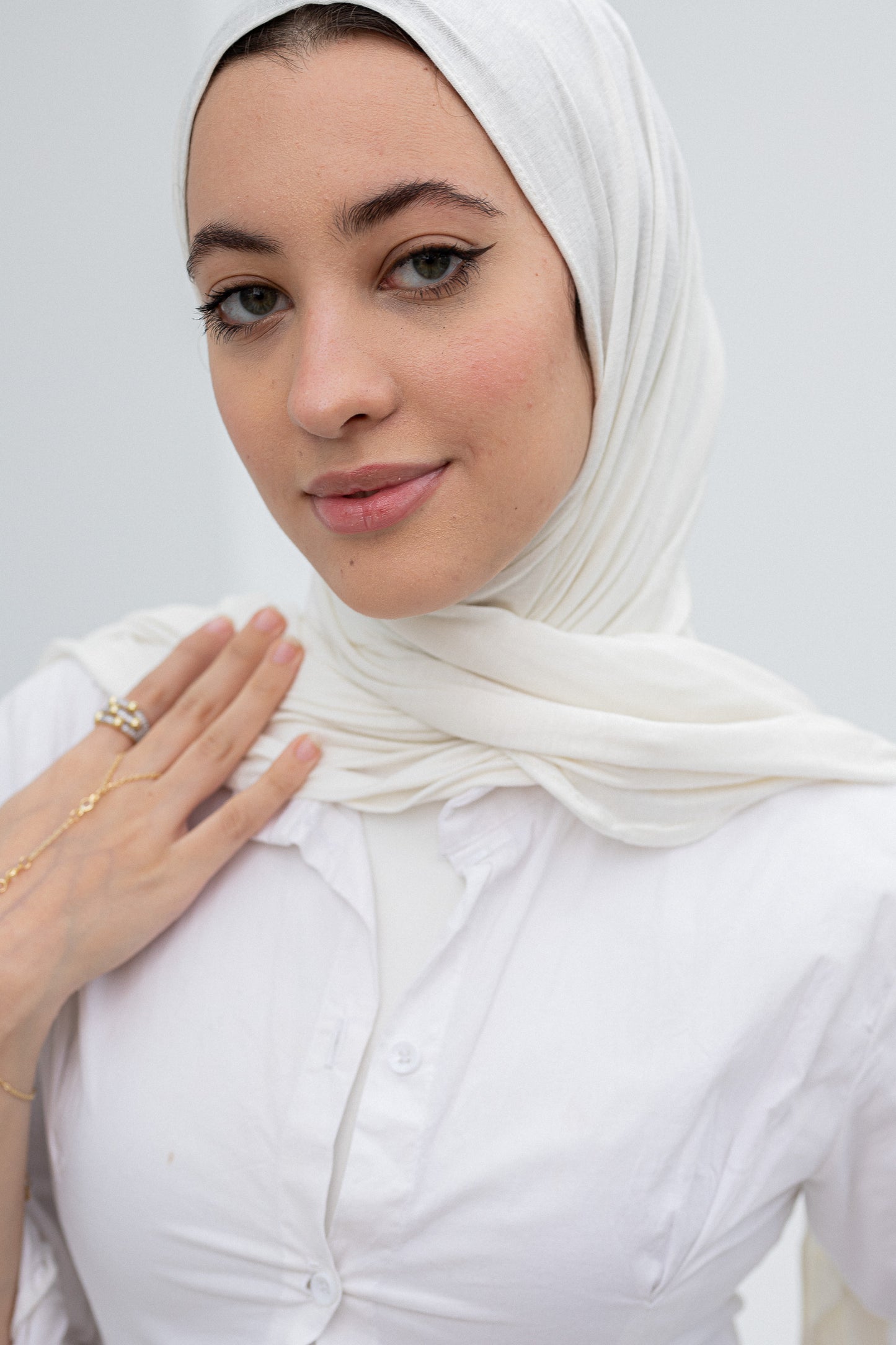 Offwhite slipon scarf