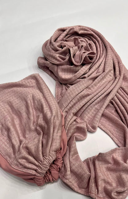 Kuwaiti twist scarf