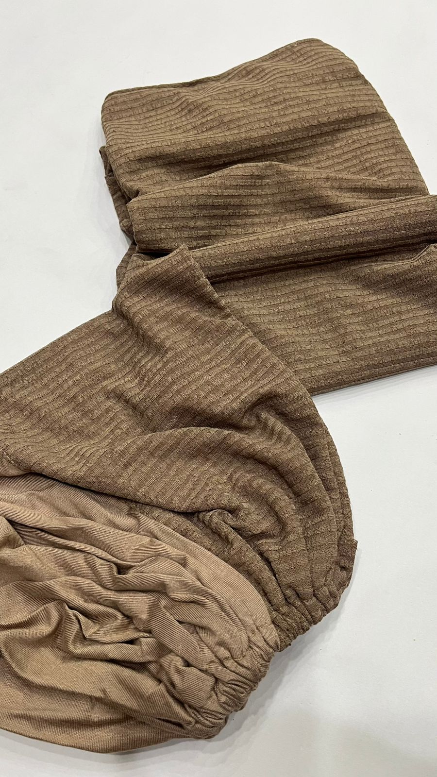 Kuwaiti twist scarf